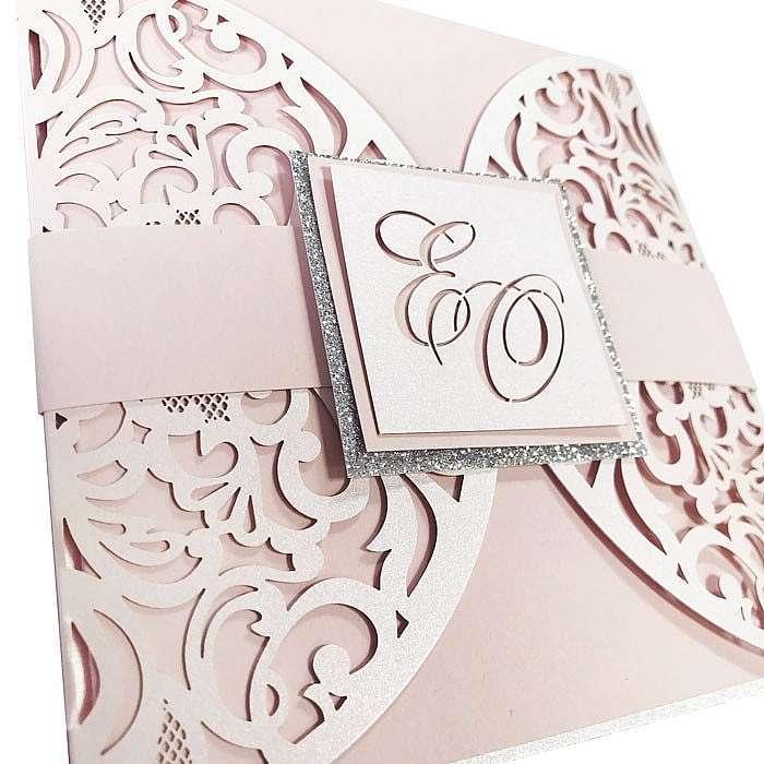 Laserschnitt – Initialen/Logo, bis 100 cm2